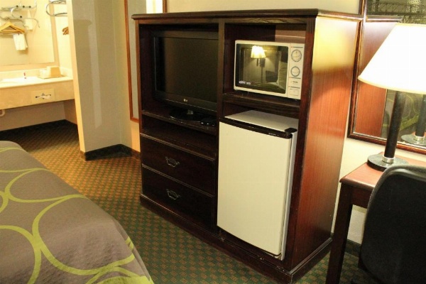 Super 8 by Wyndham Bossier City/Shreveport Area image 13