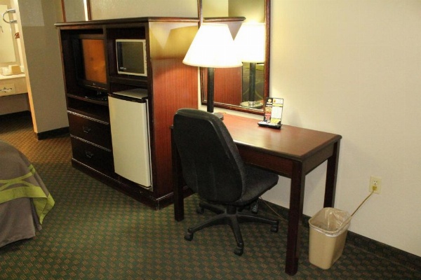 Super 8 by Wyndham Bossier City/Shreveport Area image 17